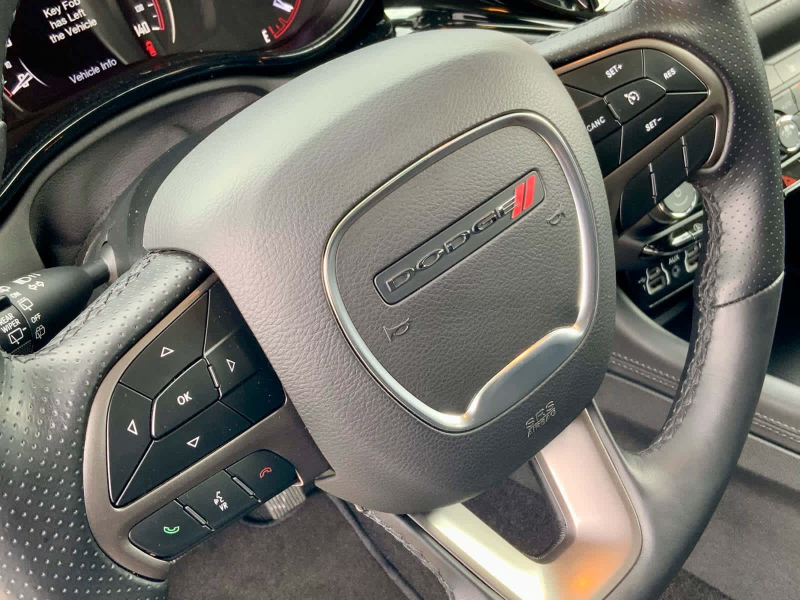 Used 2022 Dodge Durango SXT AWD/4WD image 38