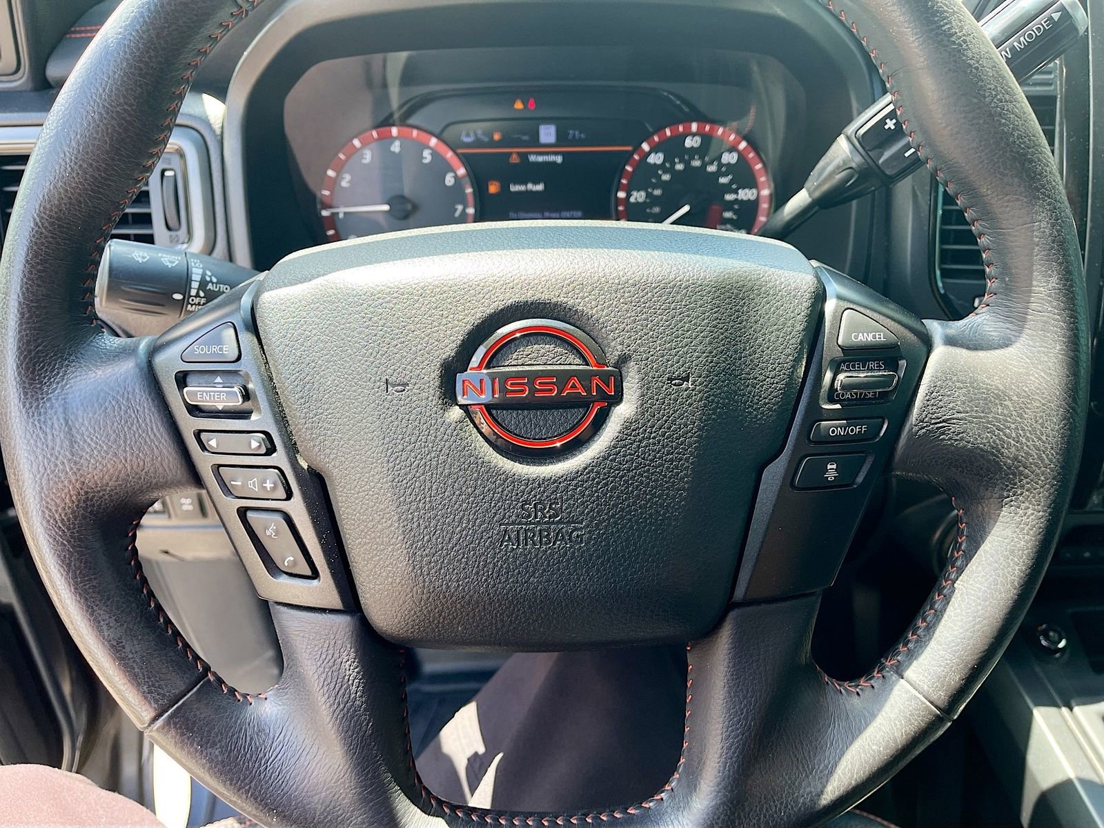Used 2024 Nissan Titan PRO-4X w/ Pro-4x Convenience Package image 11