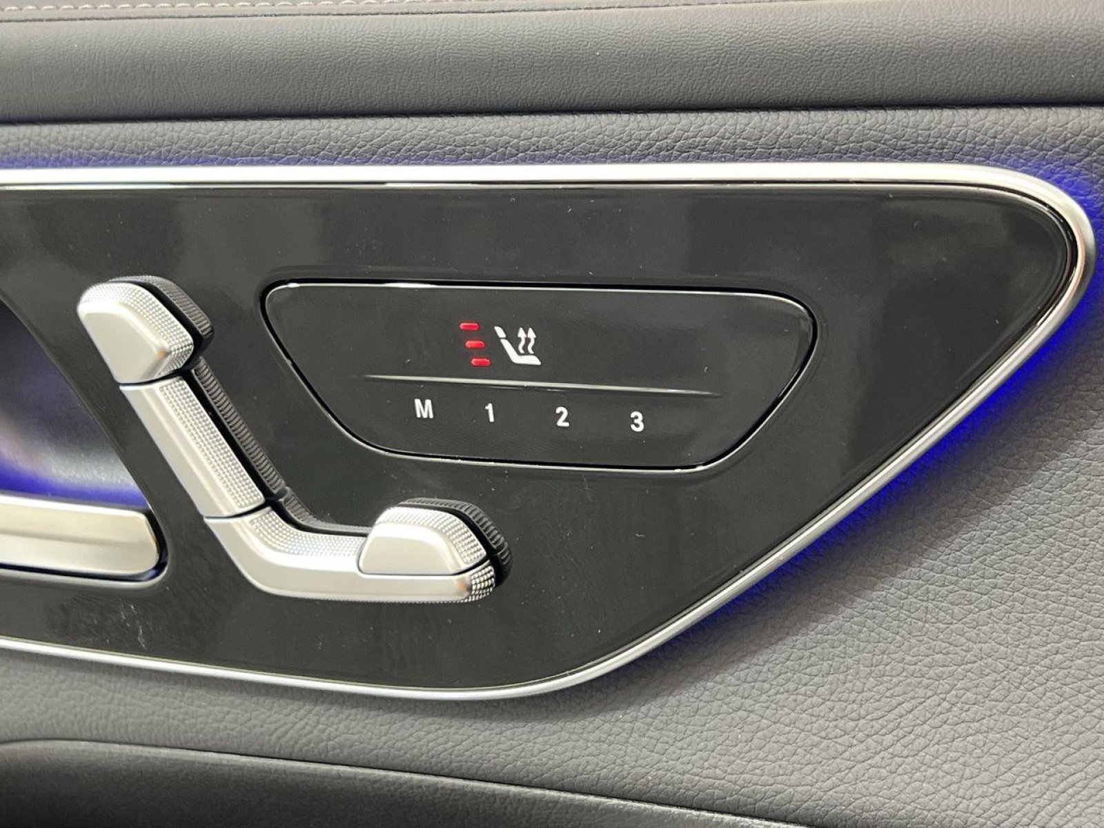 New 2025 Mercedes-Benz GLC 43 AMG 4MATIC image 34