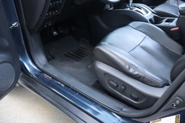 Used 2016 Nissan Rogue SL w/ SL Premium Package AWD/4WD image 15