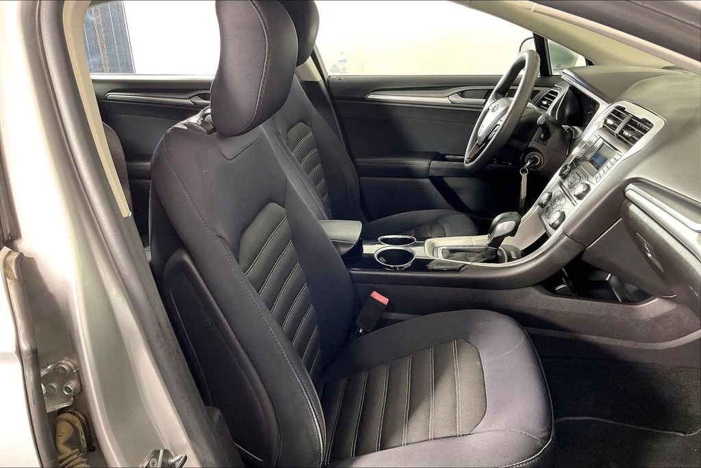 Used 2013 Ford Fusion SE FWD image 9