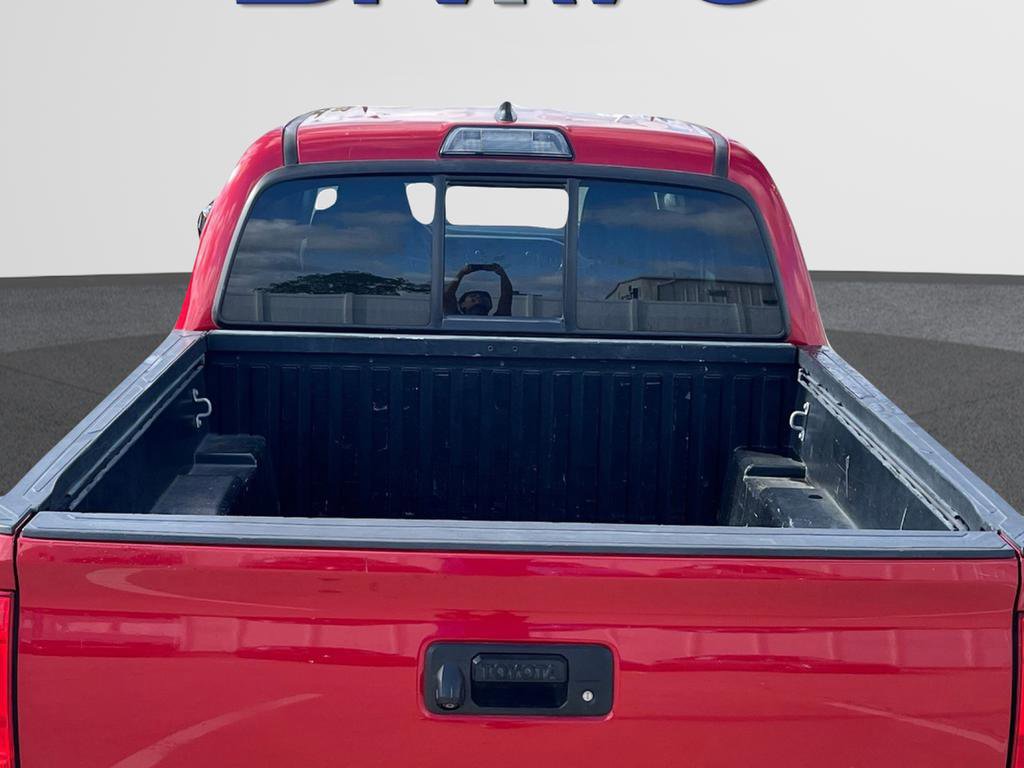 Used 2016 Toyota Tacoma SR5 w/ Towing Package image 9