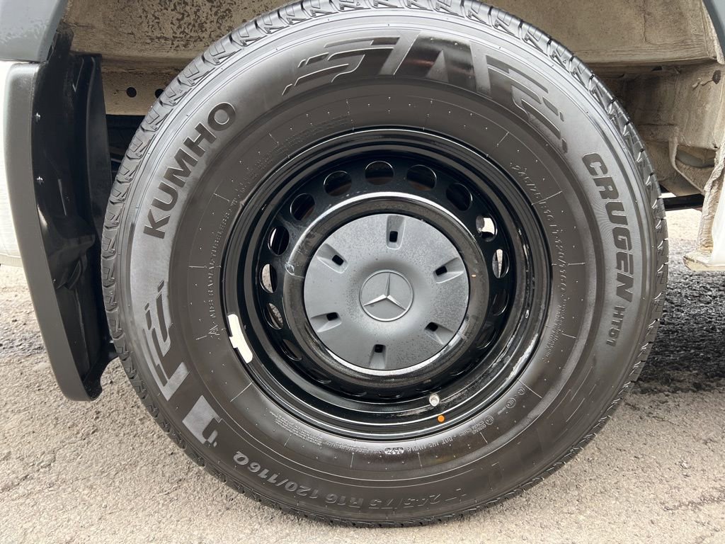 Used 2025 Mercedes-Benz Sprinter 2500 image 11