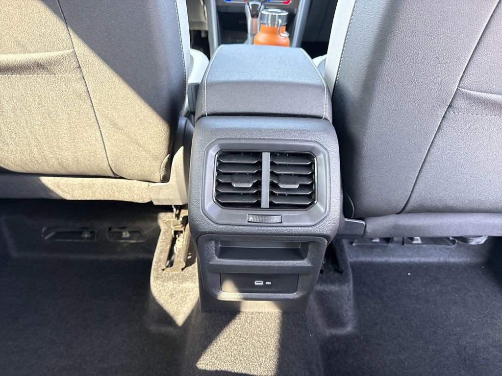 New 2025 Volkswagen Taos SE image 21