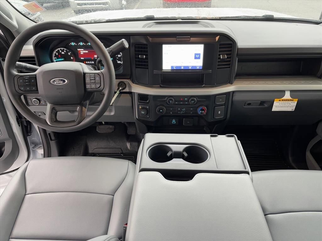 New 2026 Ford F250 XL w/ XL Chrome Package image 4