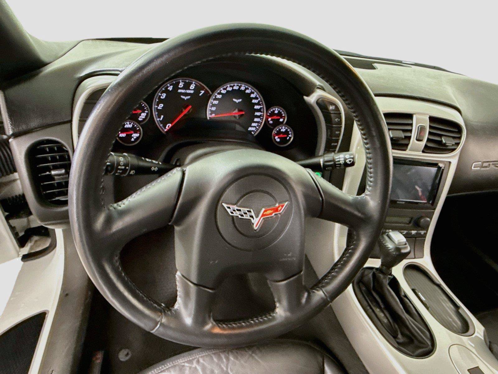 Used 2005 Chevrolet Corvette Coupe RWD image 5