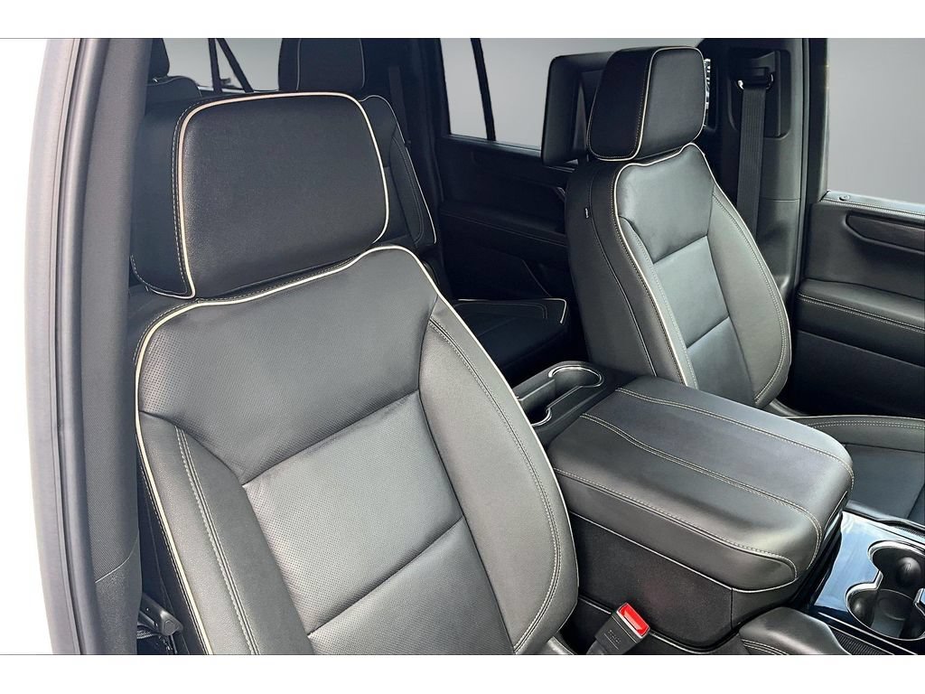 New 2026 GMC Yukon XL Elevation w/ Elevation Premium Package AWD/4WD image 10