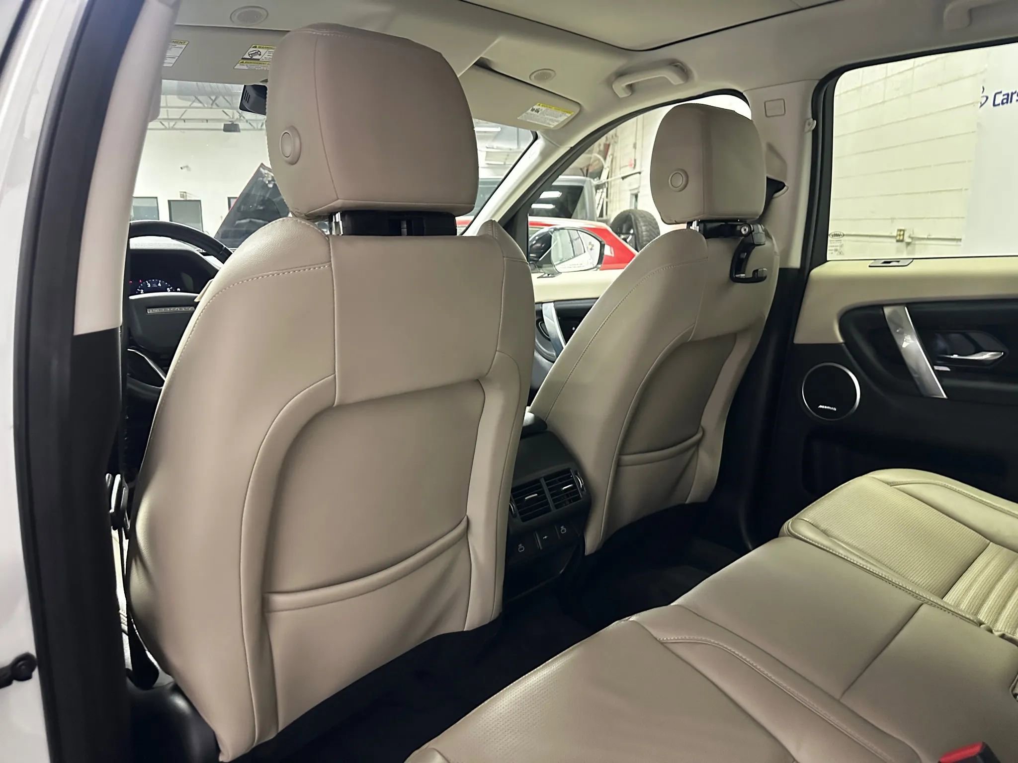 Used 2021 Land Rover Discovery Sport SE image 13