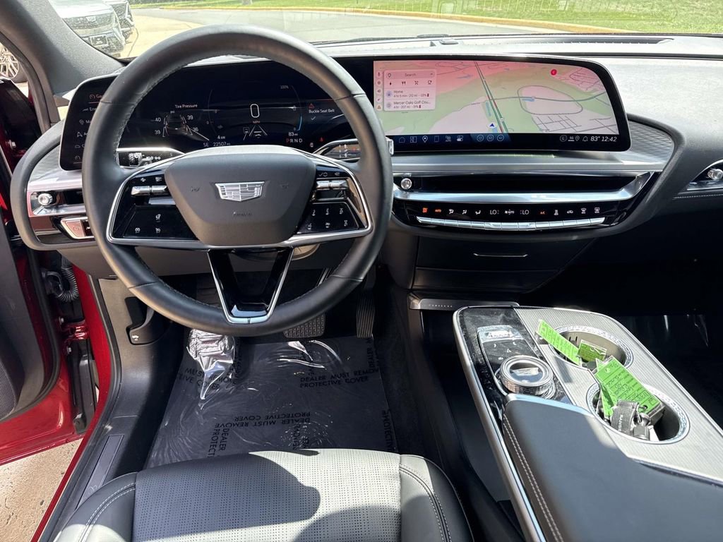 Used 2024 Cadillac Lyriq Luxury w/ LPO, Floor Liner Package AWD/4WD image 31