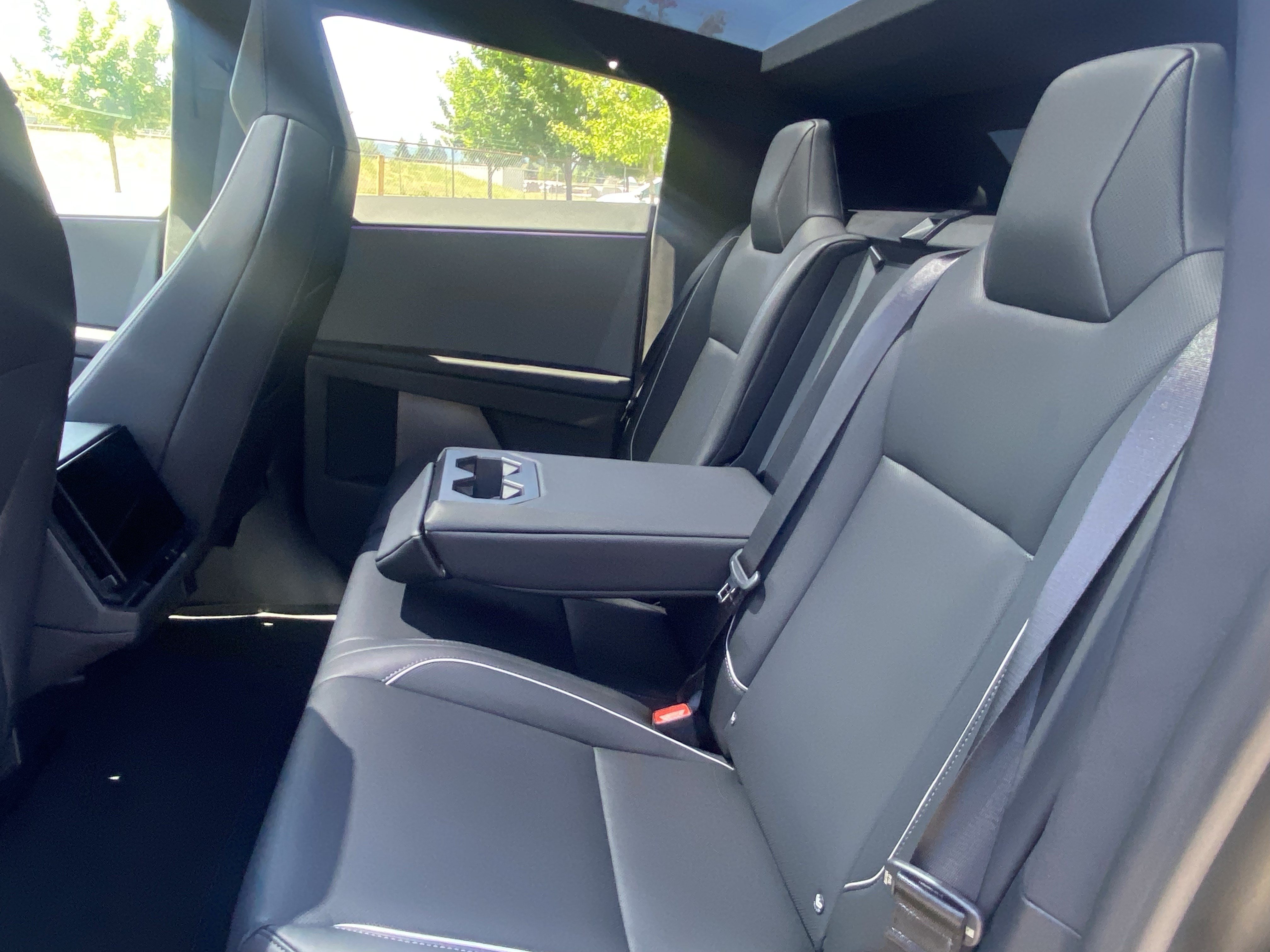 Used 2024 Tesla Cybertruck AWD Crew Cab image 15