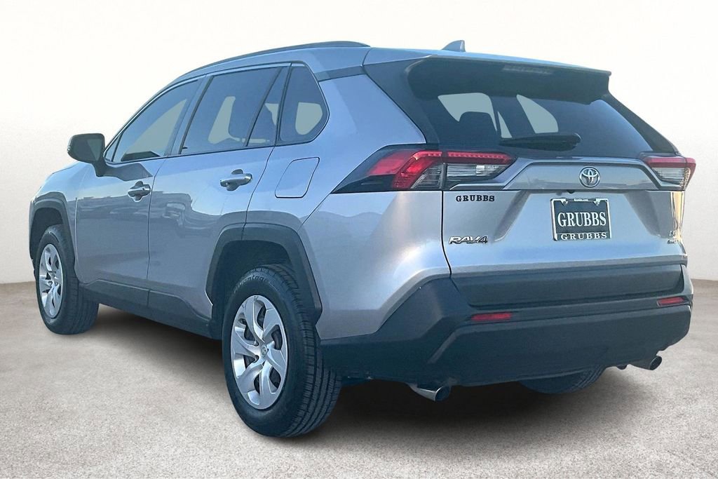 Used 2019 Toyota RAV4 LE image 2