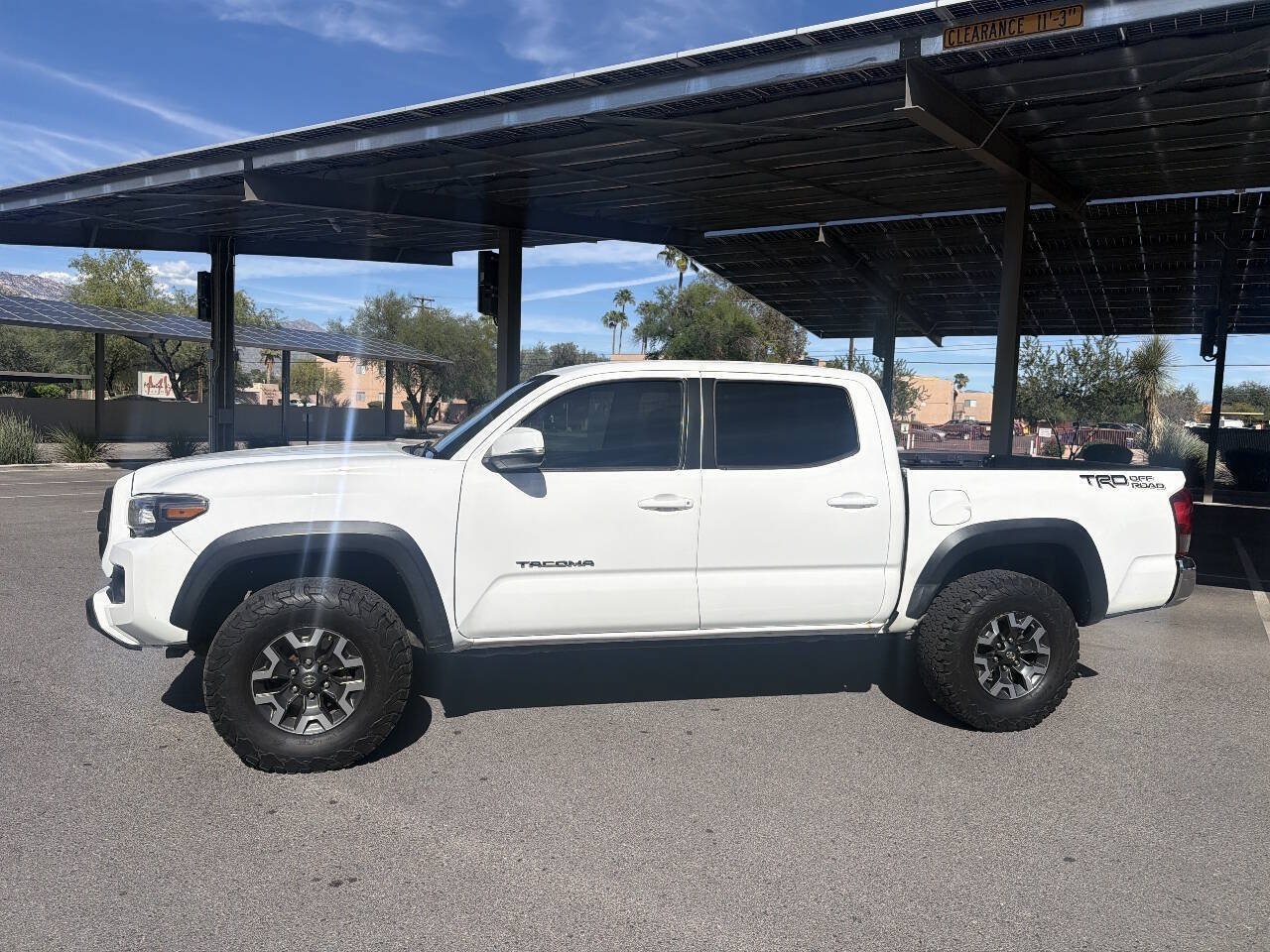 Used 2016 Toyota Tacoma TRD Off-Road w/ Towing Package RWD image 4