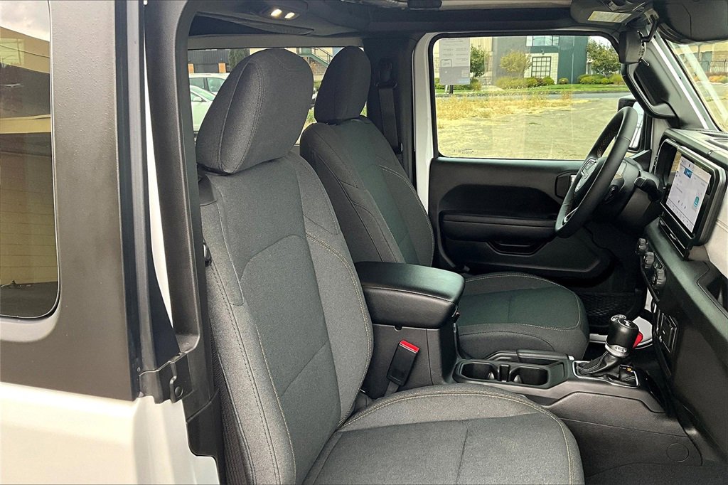 Used 2024 Jeep Wrangler Sport S image 9