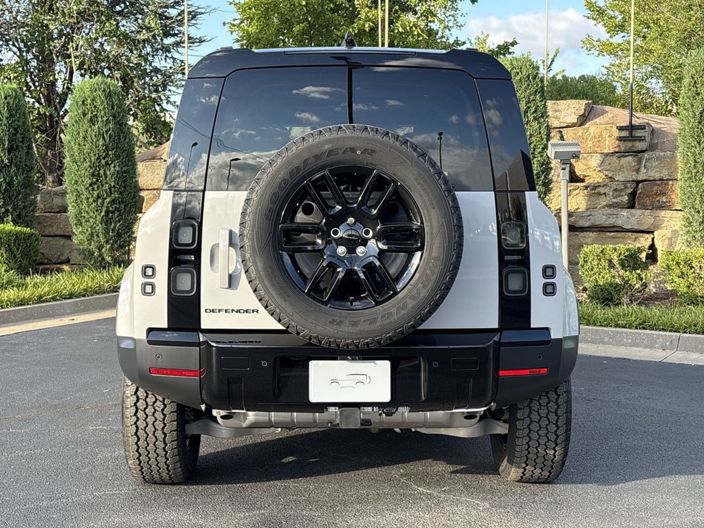 New 2026 Land Rover Defender 110 S AWD/4WD image 4
