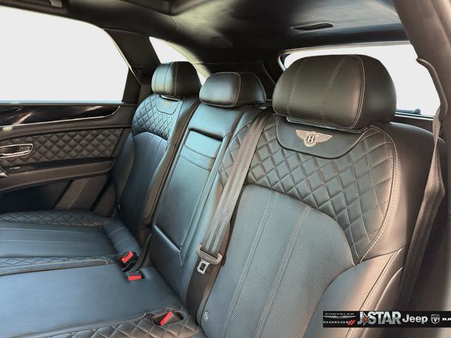 Used 2020 Bentley Bentayga AWD/4WD image 26
