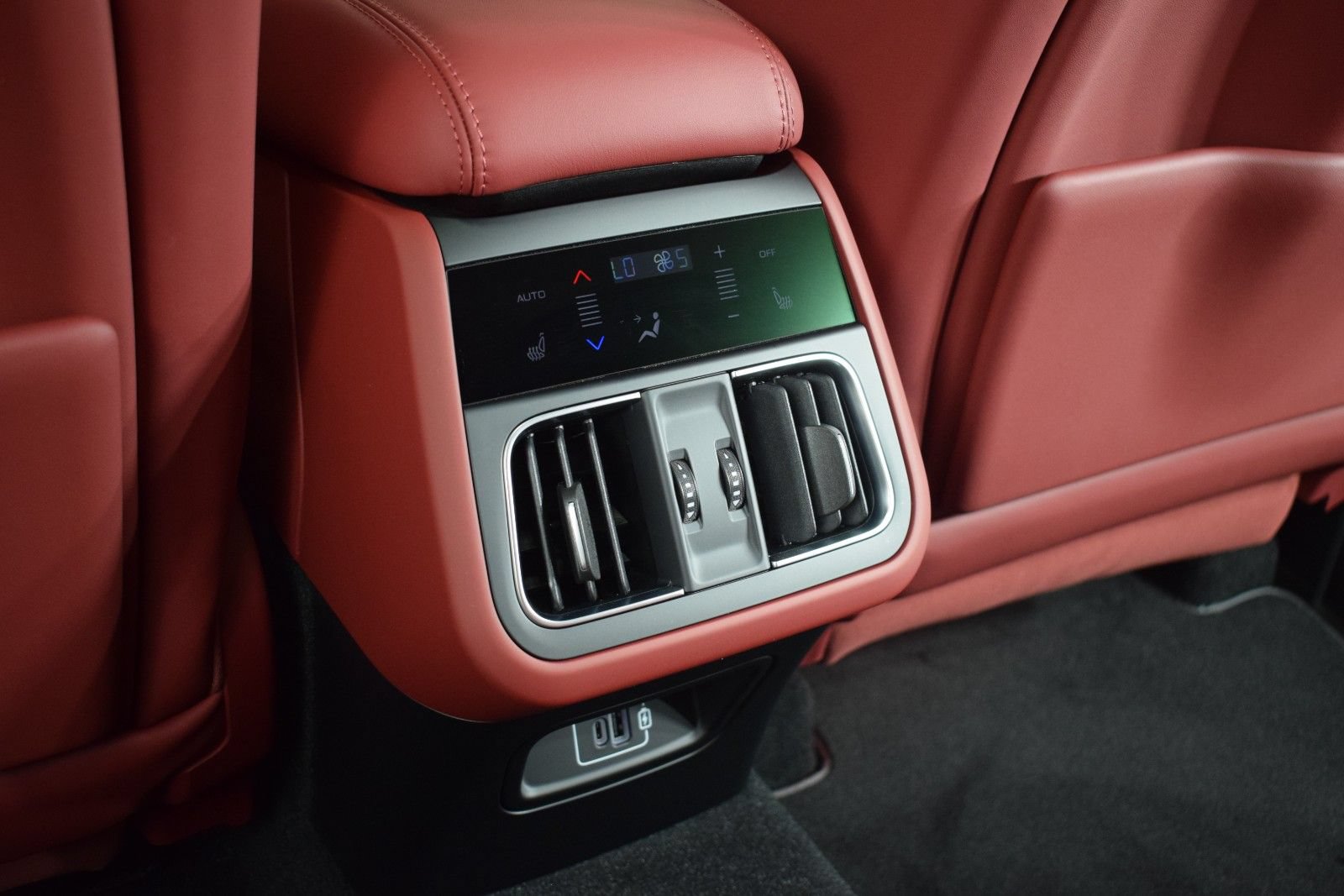 Certified 2025 Maserati Grecale Modena AWD/4WD image 20