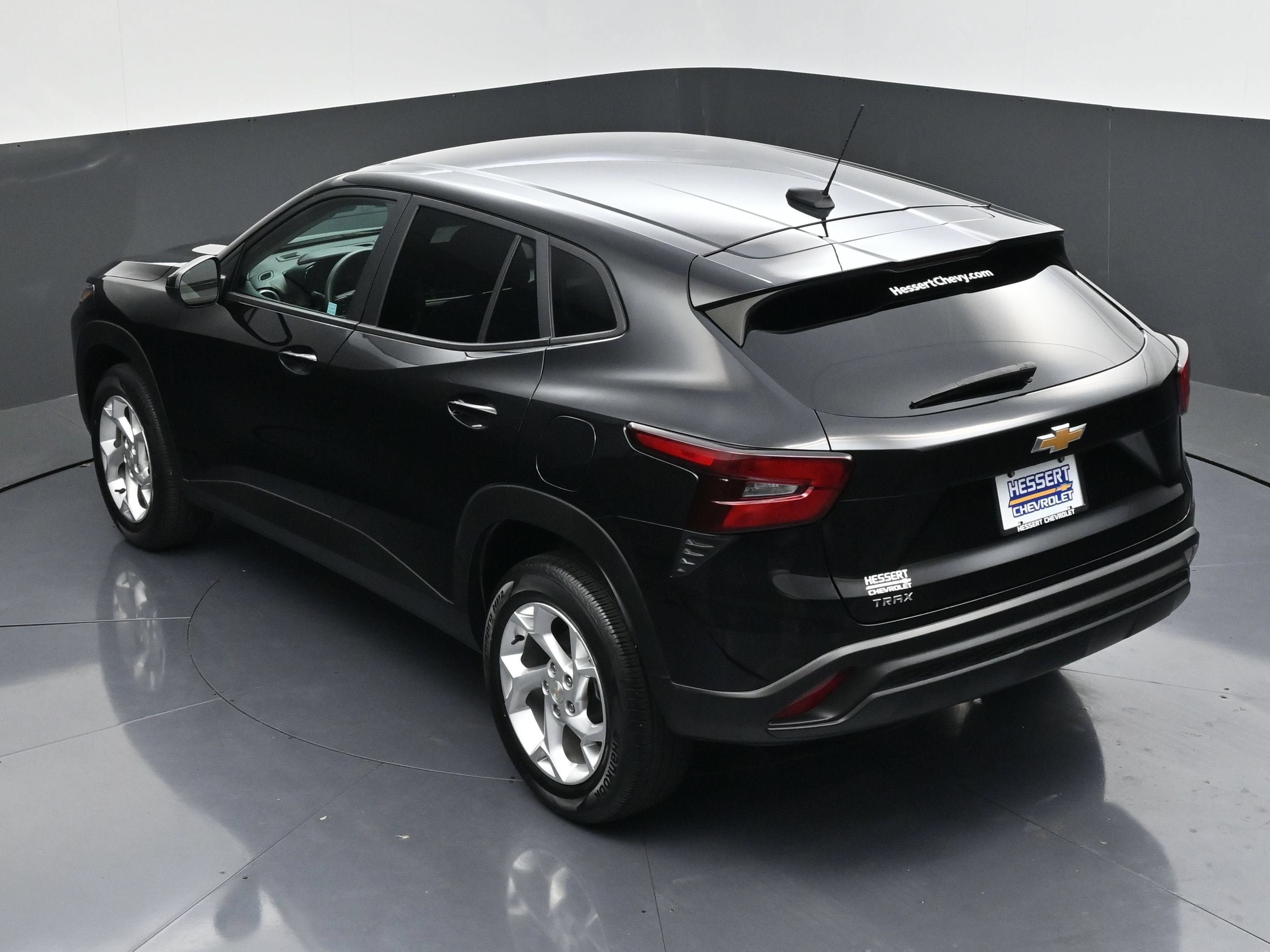 Certified 2025 Chevrolet Trax LS w/ LS Convenience Package FWD image 38