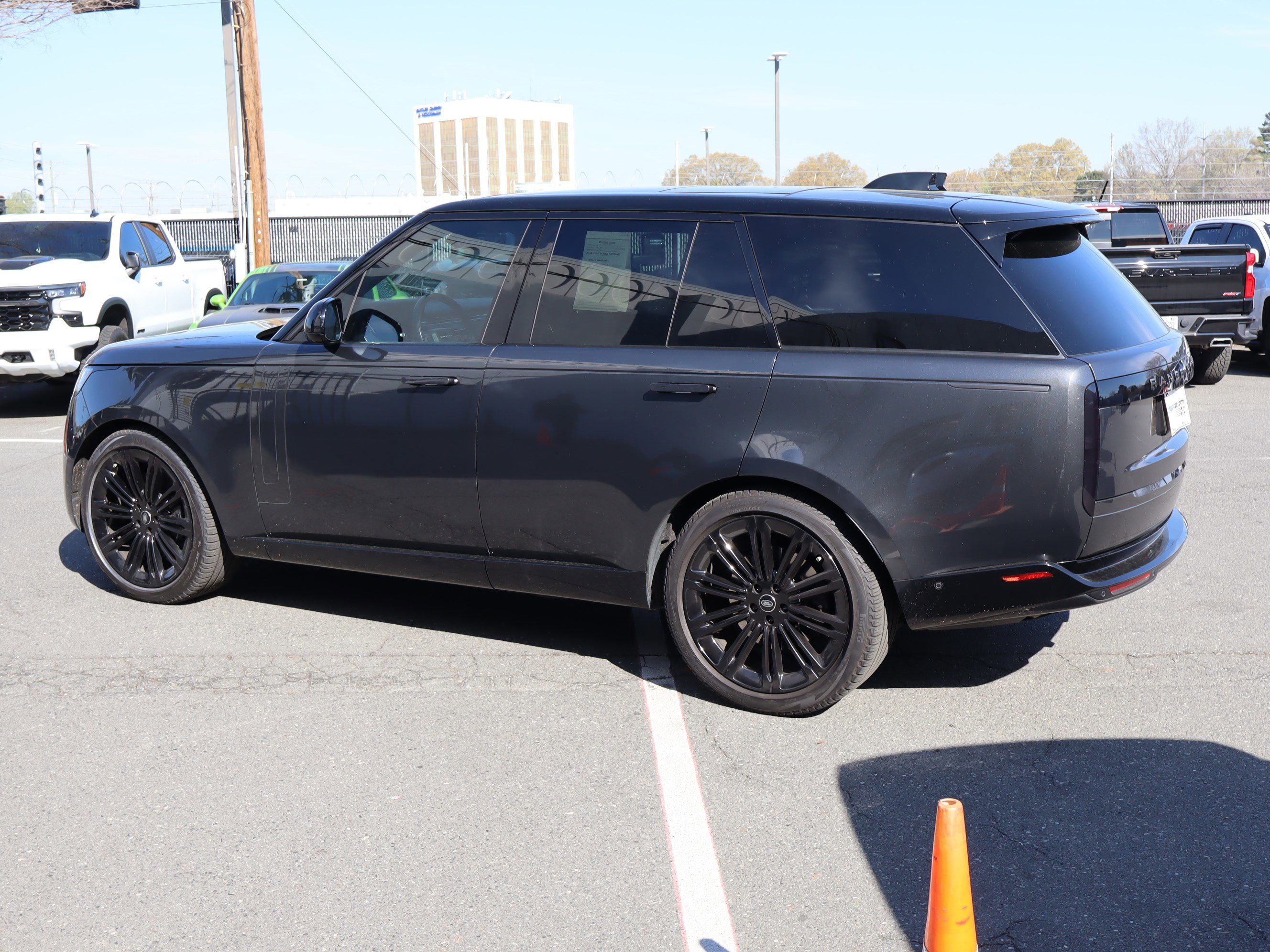 Used 2024 Land Rover Range Rover SE image 8