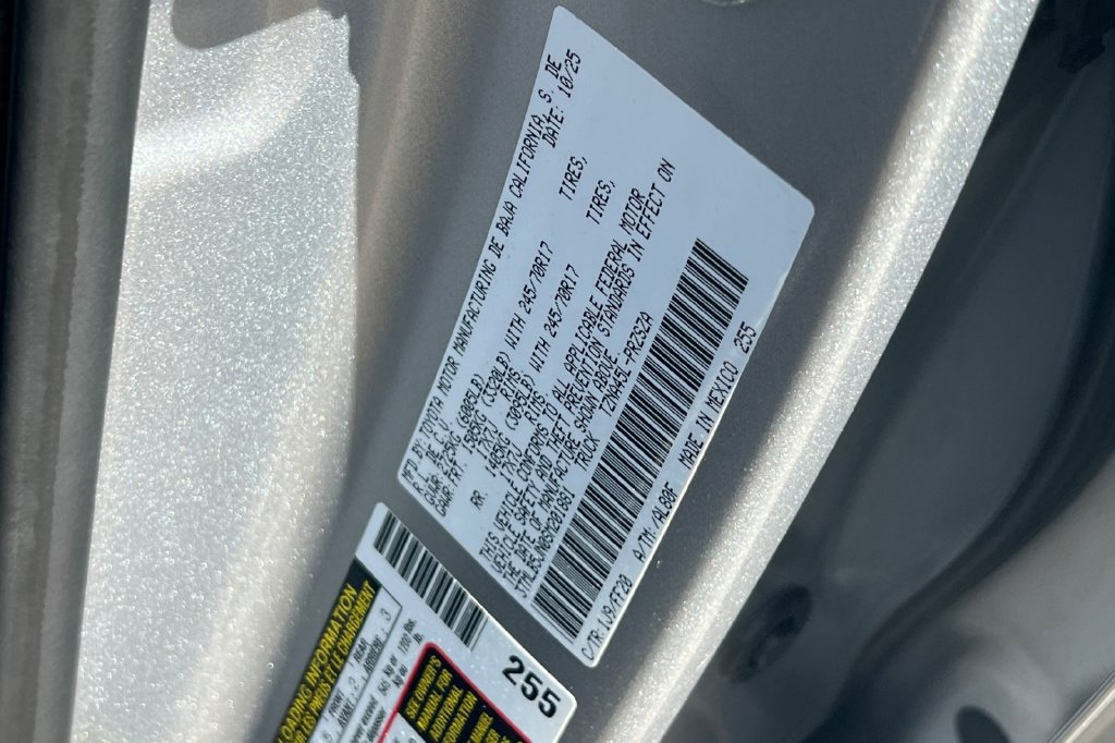 Certified 2025 Toyota Tacoma SR5 AWD/4WD image 31