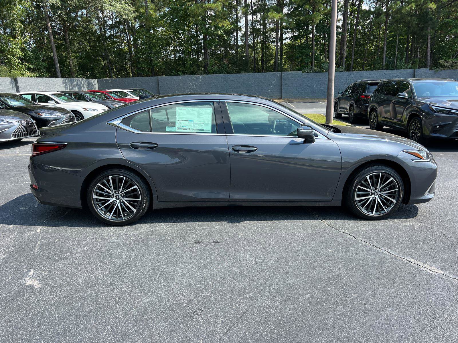 New 2025 Lexus ES 350 w/ Premium Package image 5