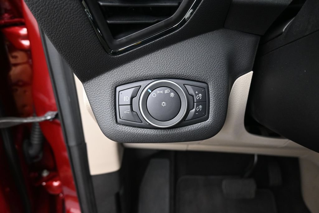 Used 2019 Ford Escape Titanium AWD/4WD image 12