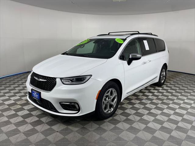 Certified 2023 Chrysler Pacifica Limited FWD image 1