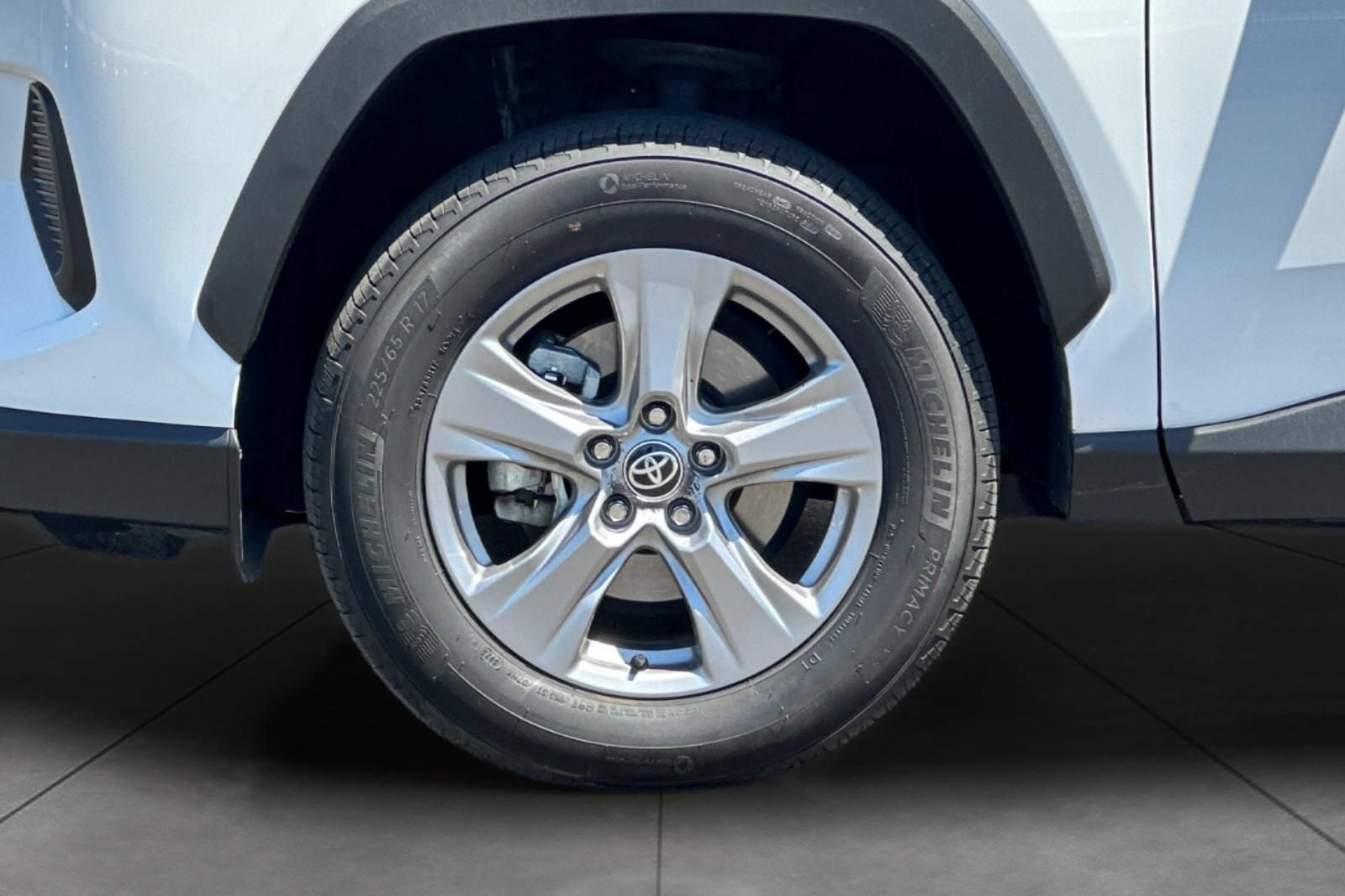 Used 2024 Toyota RAV4 XLE w/ Convenience Package FWD image 31