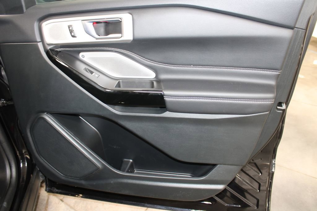 Used 2024 Ford Explorer ST w/ Equipment Group 401A AWD/4WD image 32