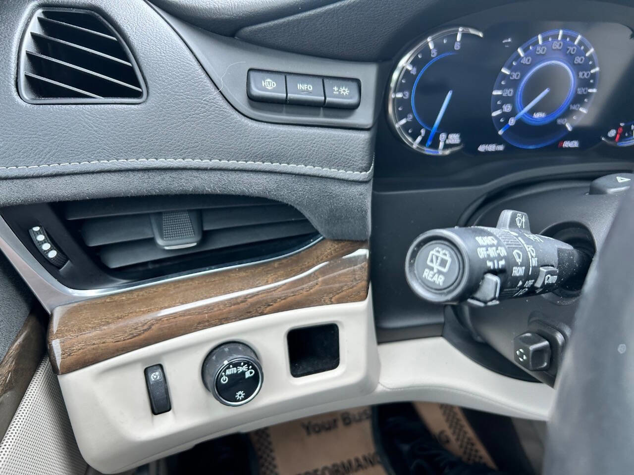 Used 2020 Cadillac Escalade Premium Luxury image 22