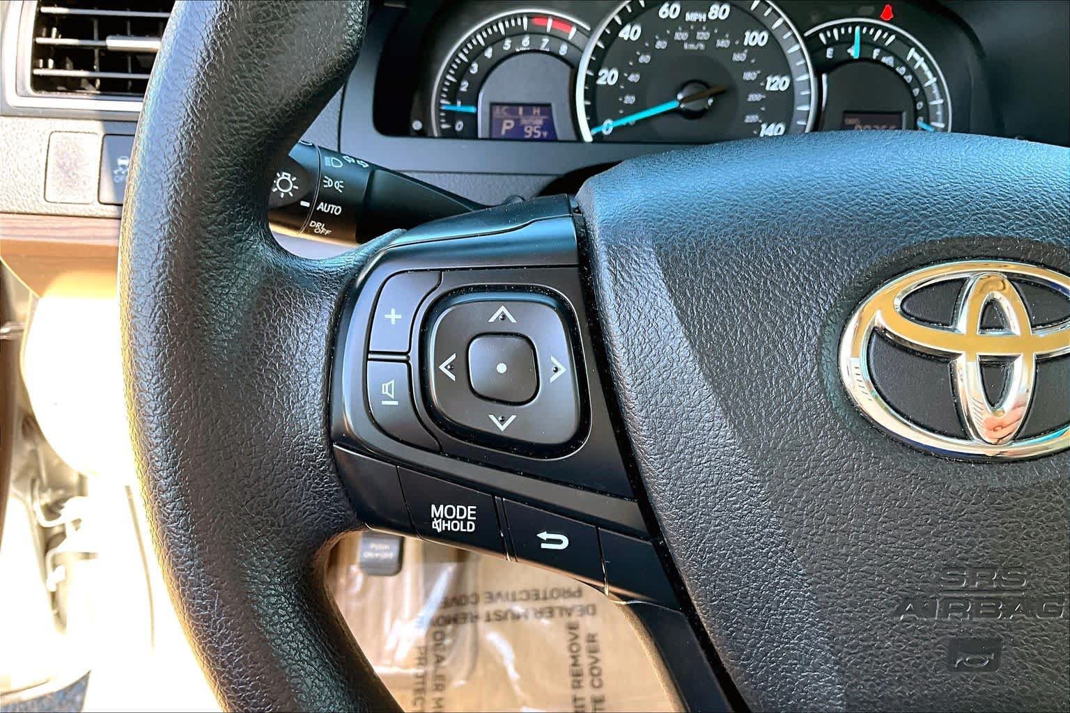 Used 2015 Toyota Camry LE FWD image 23