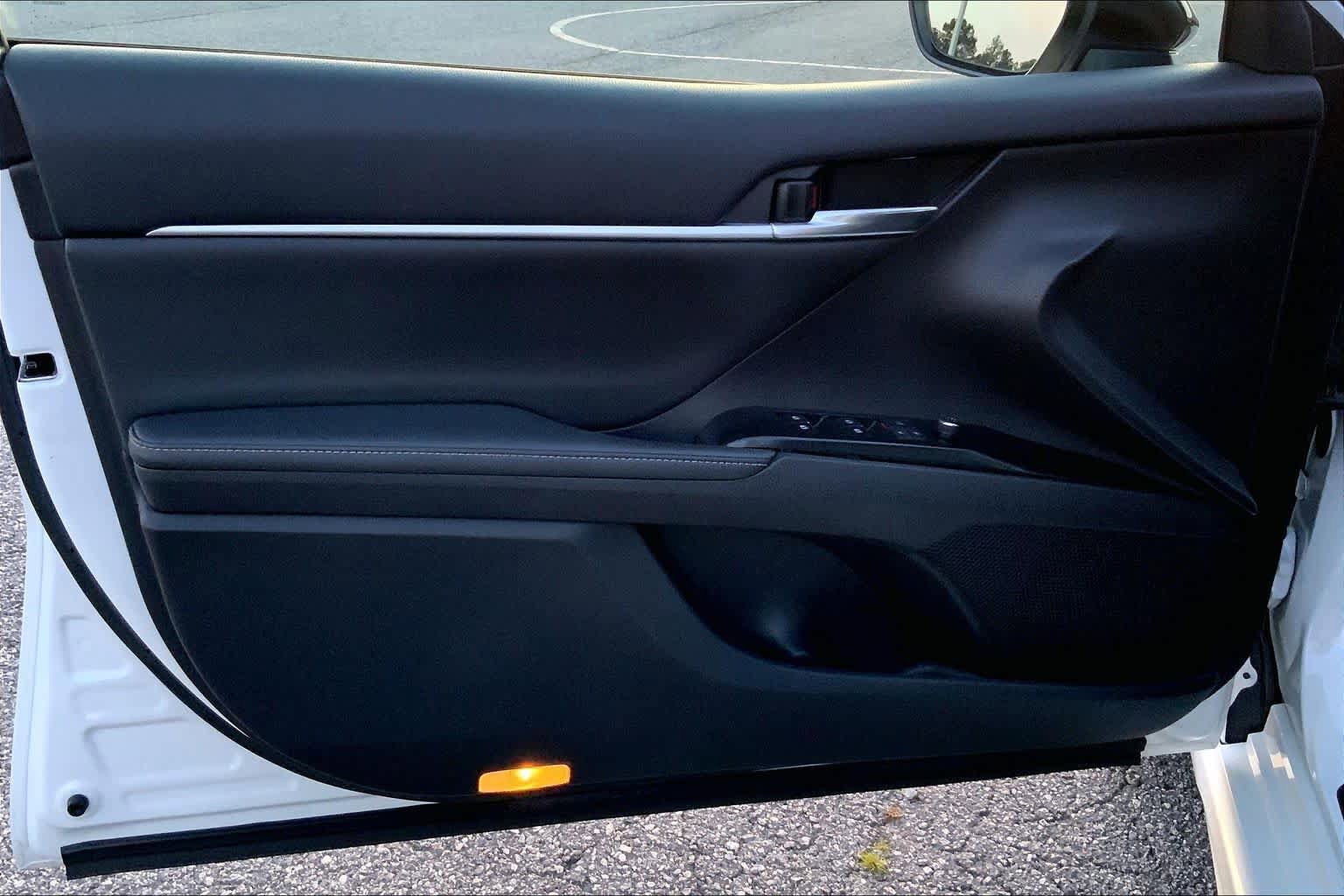 Used 2019 Toyota Camry XSE FWD image 21