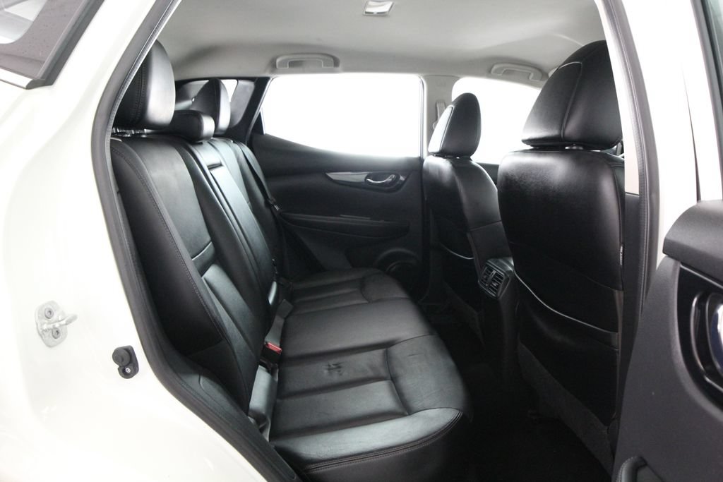 Used 2017 Nissan Rogue Sport SL AWD/4WD image 38