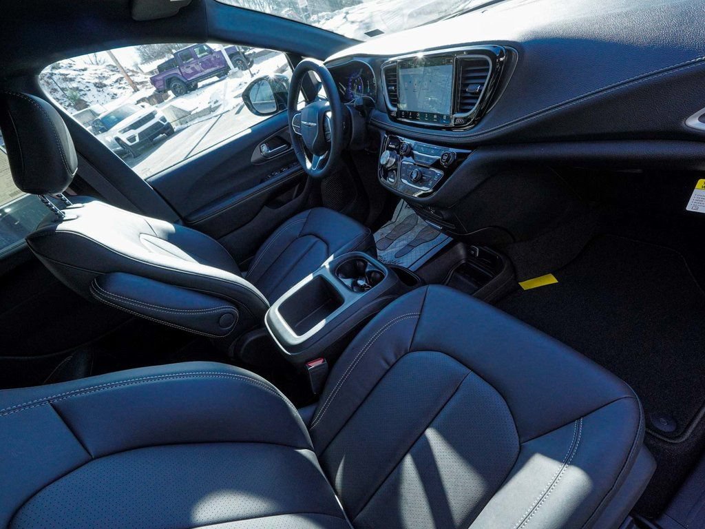 New 2026 Chrysler Pacifica Select FWD image 40