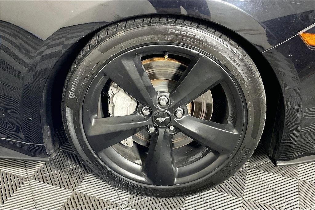 Used 2018 Ford Mustang GT Premium w/ Equipment Group 401A RWD image 12