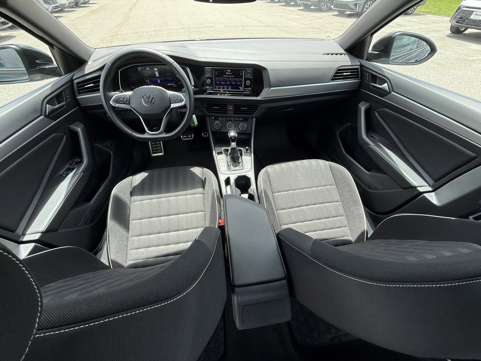 Used 2024 Volkswagen Jetta Sport FWD image 9