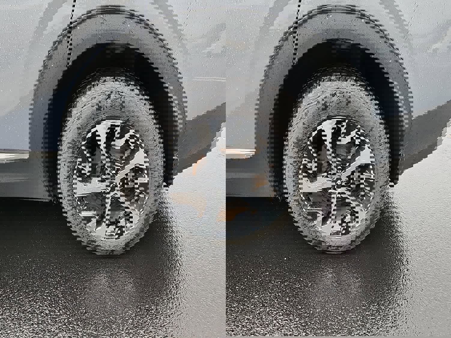 Used 2023 Kia Sportage EX image 11