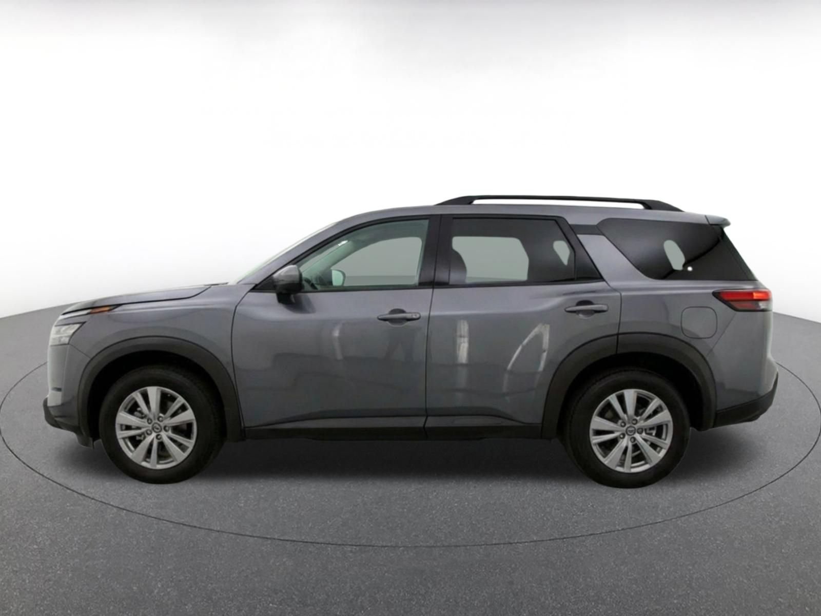Used 2025 Nissan Pathfinder SV AWD/4WD image 8