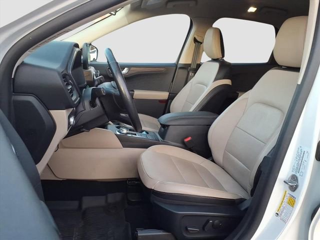 Used 2020 Ford Escape Titanium image 21