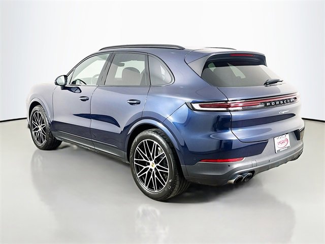 Used 2024 Porsche Cayenne w/ Sport Chrono Package image 22