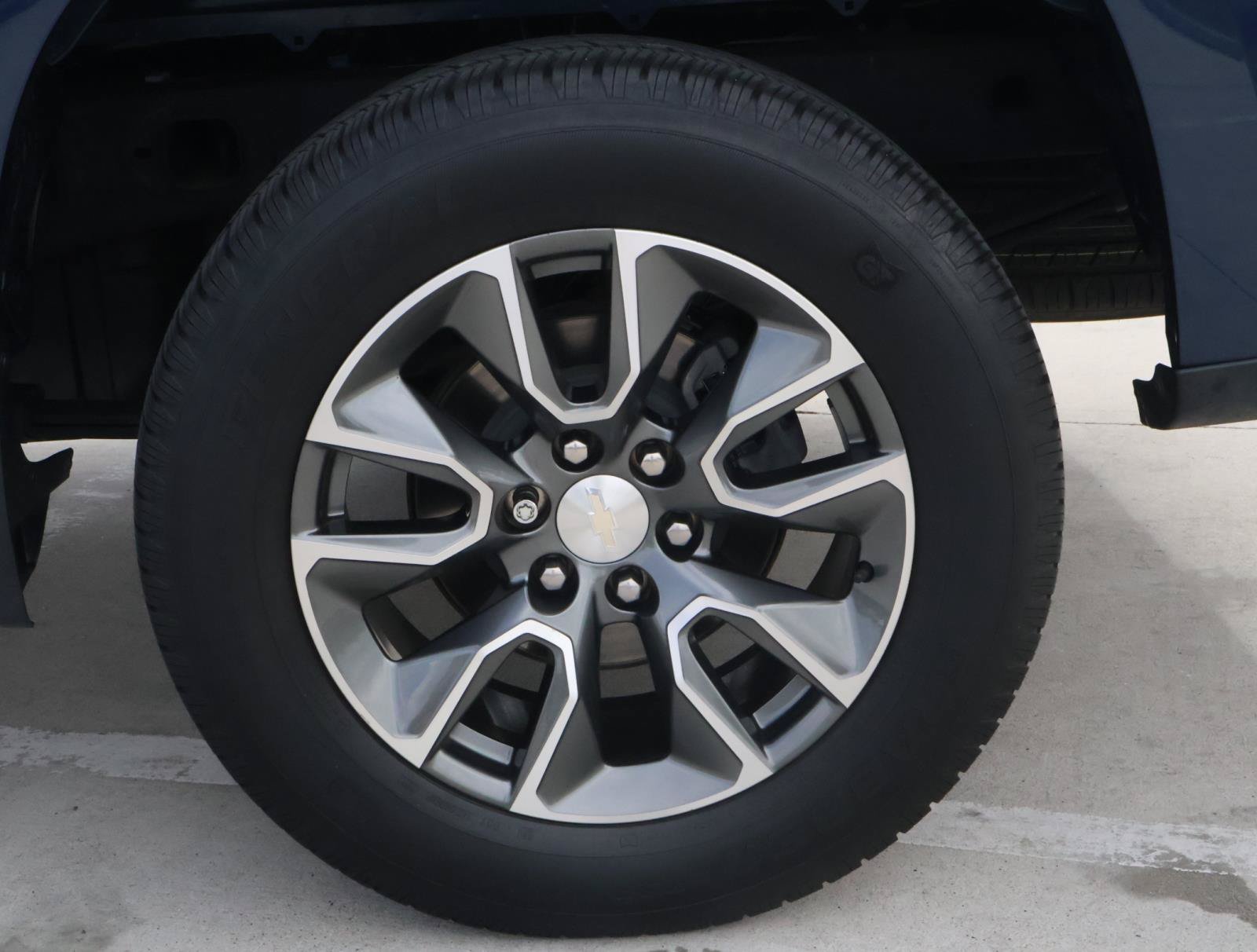 Used 2022 Chevrolet Silverado 1500 LT RWD image 9