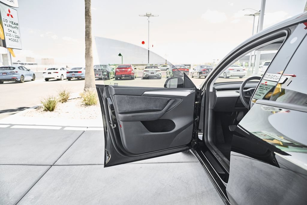 Used 2023 Tesla Model Y Long Range AWD/4WD image 16
