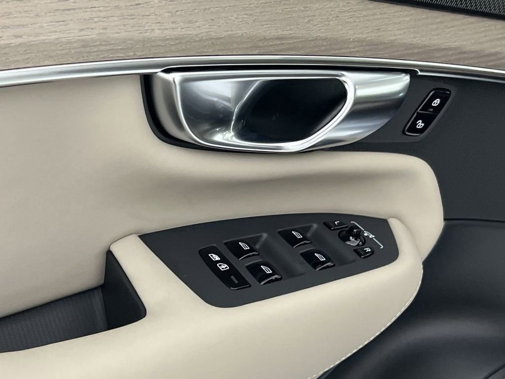 New 2026 Volvo XC90 B6 Ultra w/ Lounge Package image 13