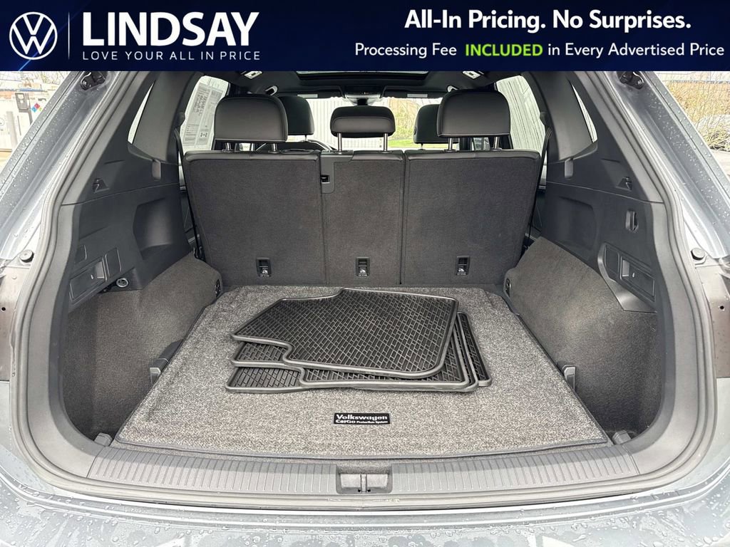 Used 2023 Volkswagen Tiguan SE R-Line AWD/4WD image 11