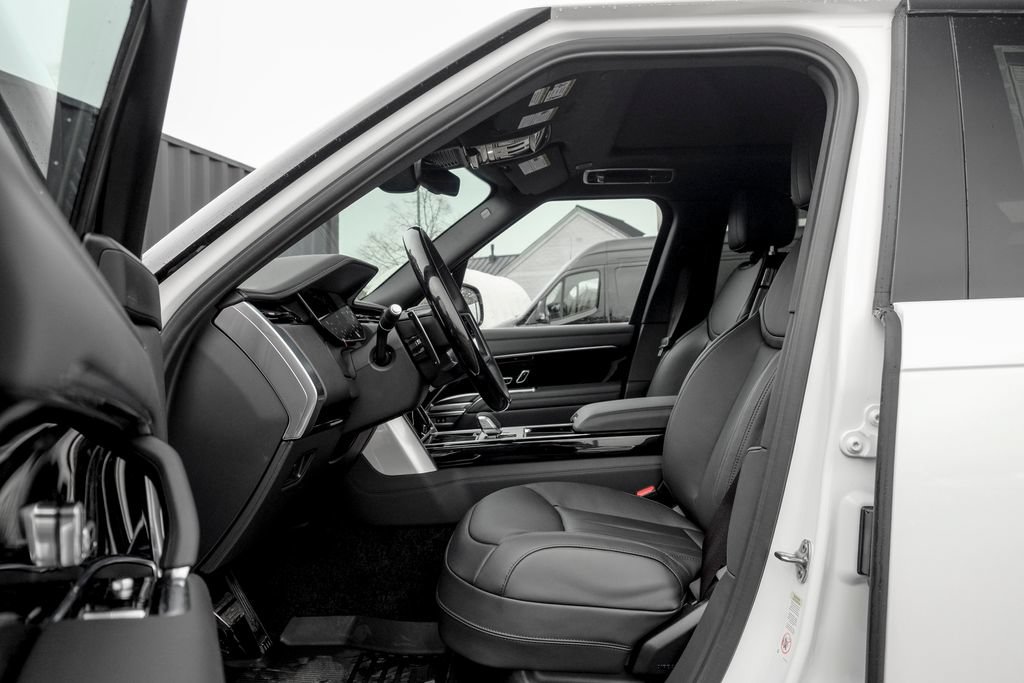 New 2026 Land Rover Range Rover SE AWD/4WD image 9