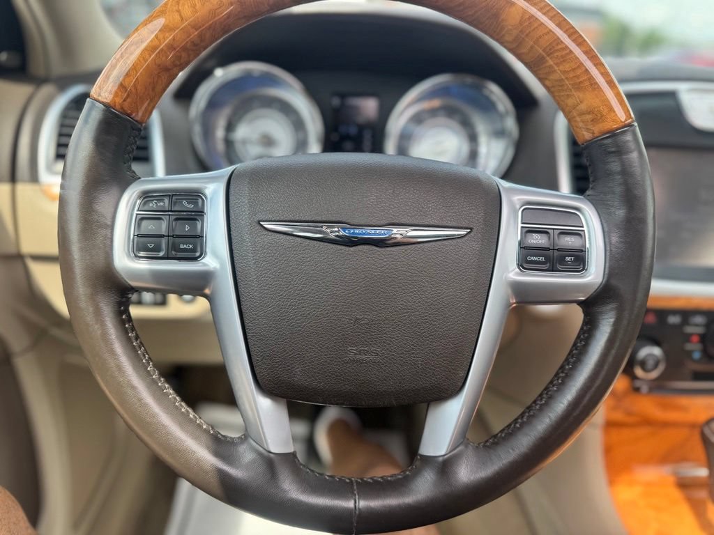 Used 2014 Chrysler 300 C AWD/4WD image 31