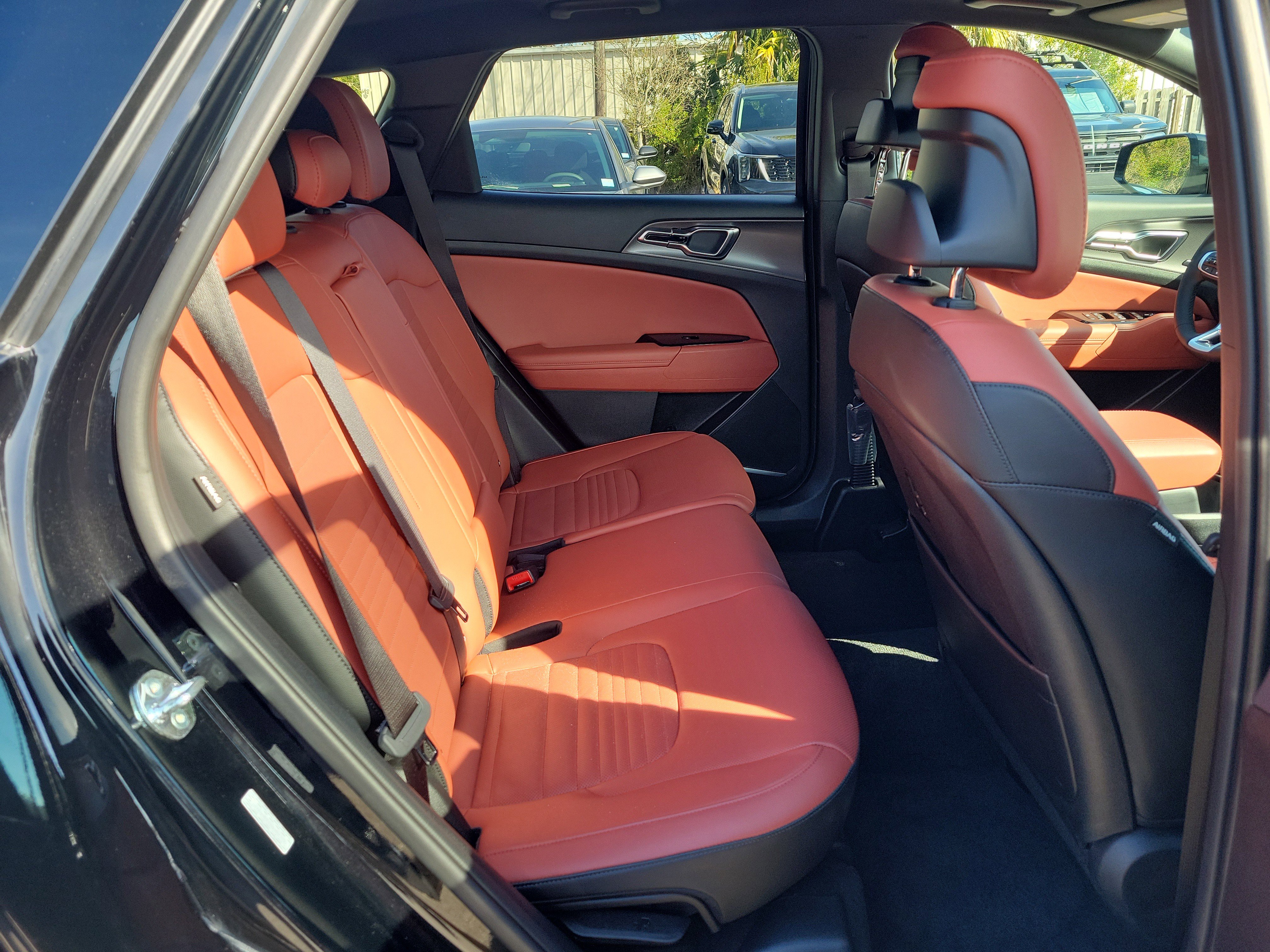 Certified 2025 Kia Sportage SX image 12