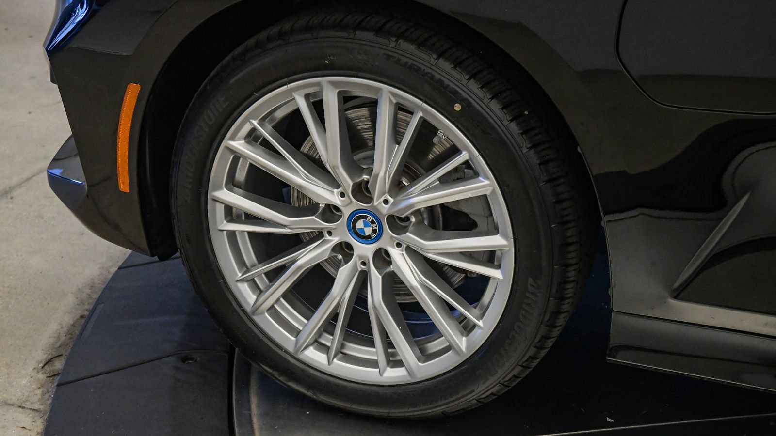 Certified 2024 BMW 330e w/ Premium Package RWD image 10