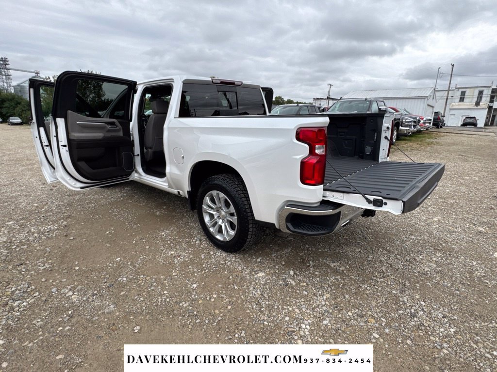 Used 2022 Chevrolet Silverado 1500 LTZ w/ LTZ Premium Package AWD/4WD image 32