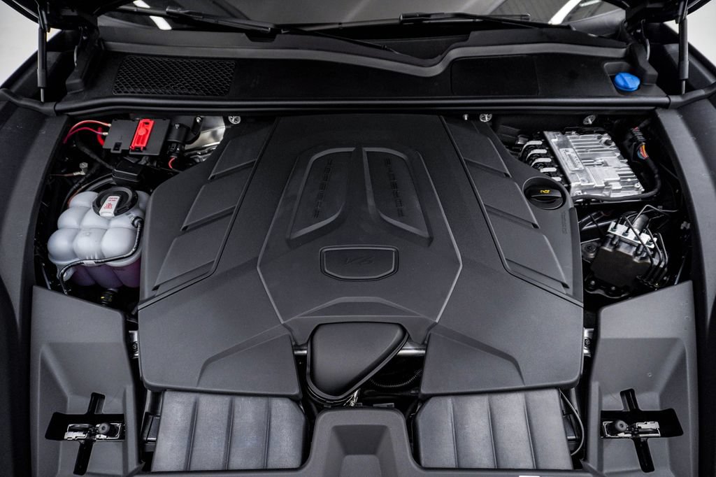 New 2026 Porsche Cayenne Coupe AWD/4WD image 29