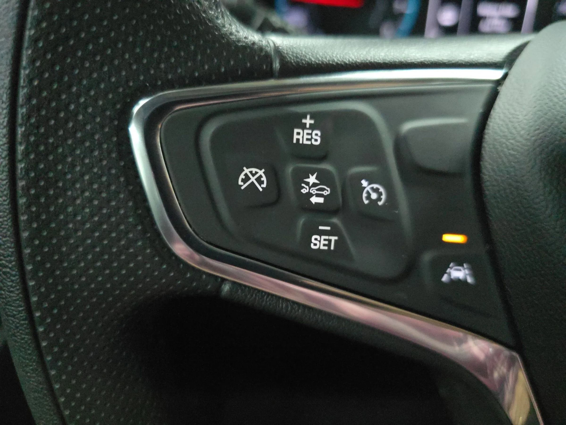 Used 2021 Chevrolet Equinox LS image 22